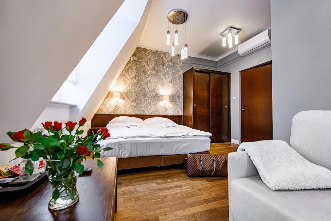 Villa Neve Ustrzyki Dolne Exteriör bild