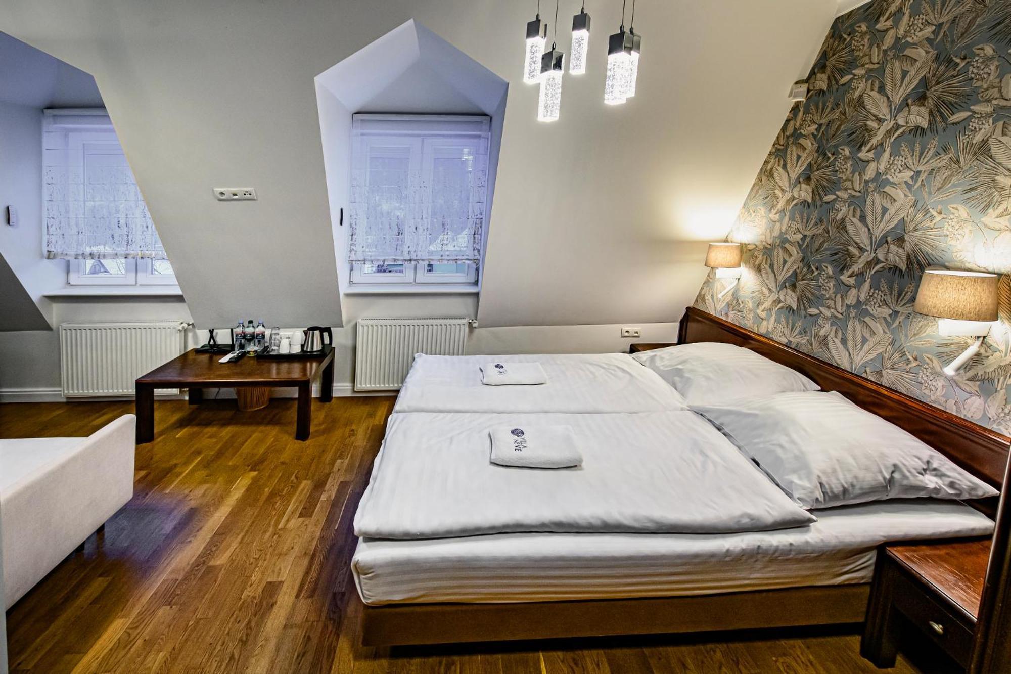 Villa Neve Ustrzyki Dolne Exteriör bild